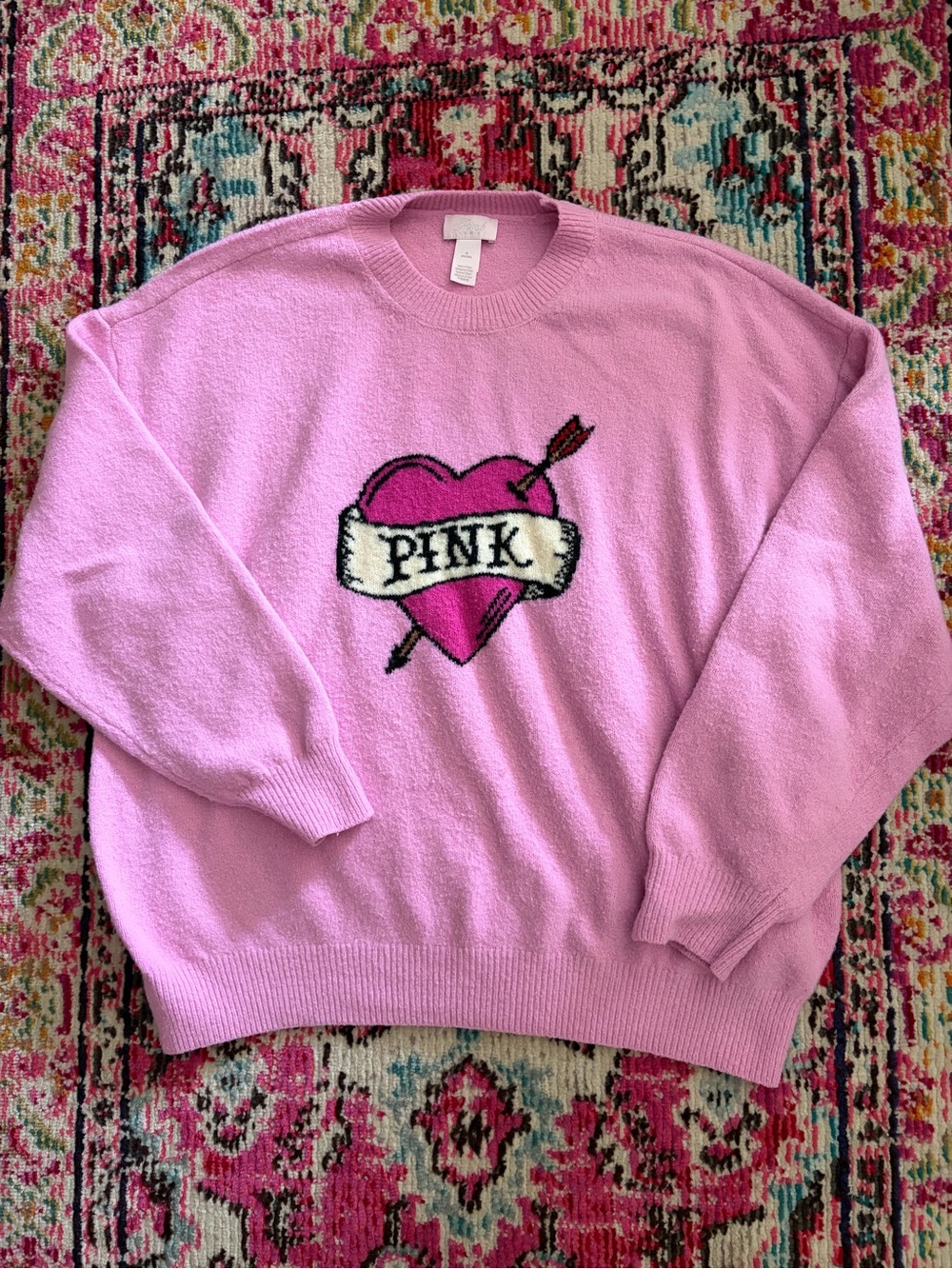 PINK Victoria's Secret Crewneck Heart Graphic Sweater in Pink
